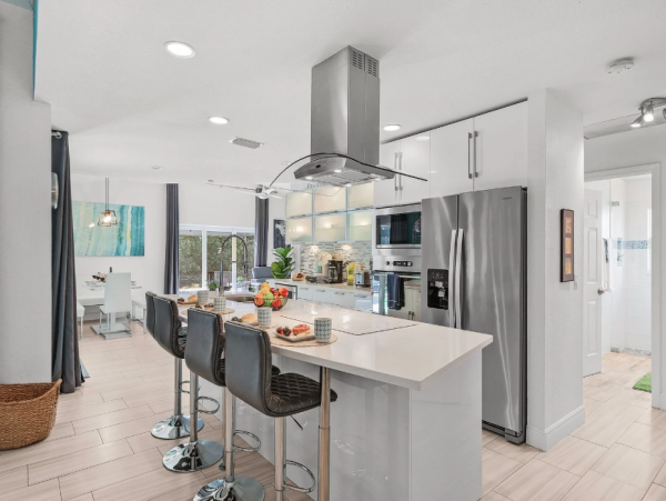 Luxury Cape Coral Retreat - 4 Bedroom Home with Private Pool